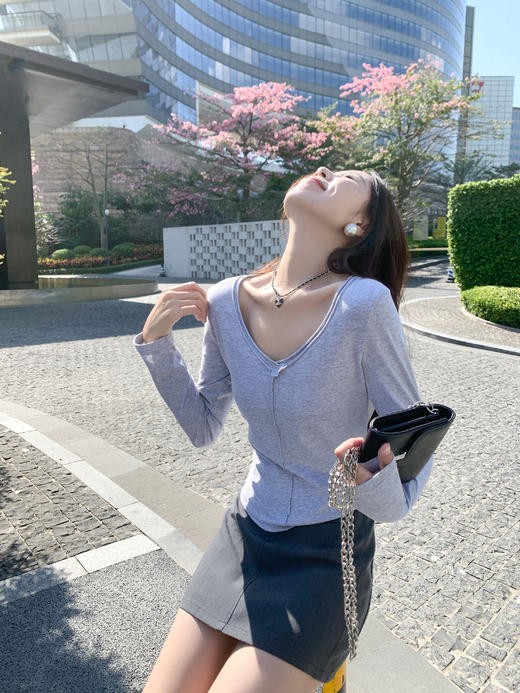 <曾小咸推荐>2色双层卷边V领T恤 日常99.99/件 立减60 秒杀39.99/件！！ 商品图2
