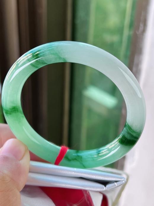 52圆条翡翠手镯 商品图1