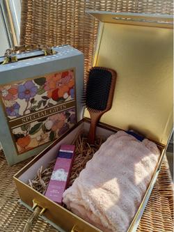 半遇榉木气垫大单梳+泡泡绒宽尾干发帽+润培护手霜75g（三件套） 价格：150 商品图0