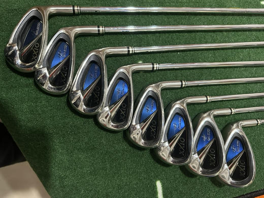 二手正品XXIO+MP800高尔夫球杆+男士铁杆组+全套铁杆+golf铁杆+
配置56789PAS+共8支
整套9成新成，全部都是原装900钢杆身R硬度 商品图0