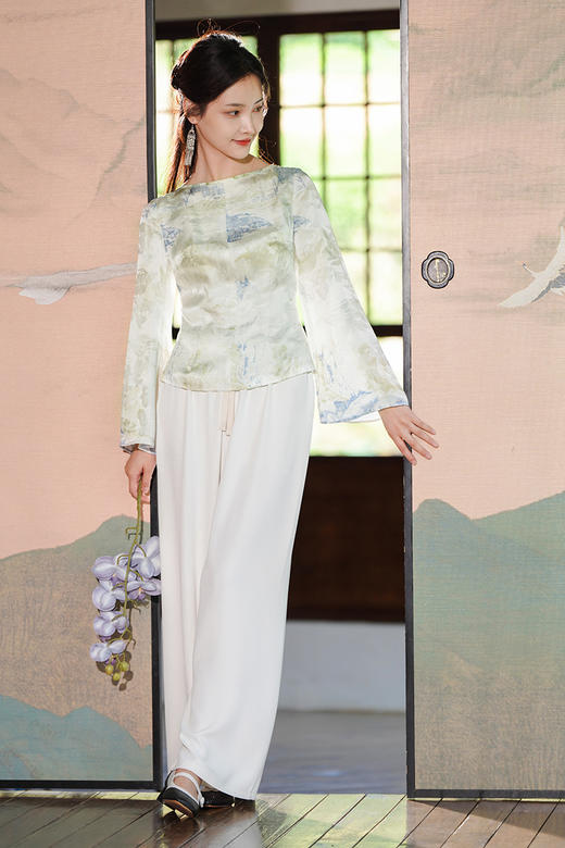 逸红颜明月优选#醋酸提花上衣「千江水」将《千里江山图》的山水裁入云裳，静谧深远的自然美 商品图10