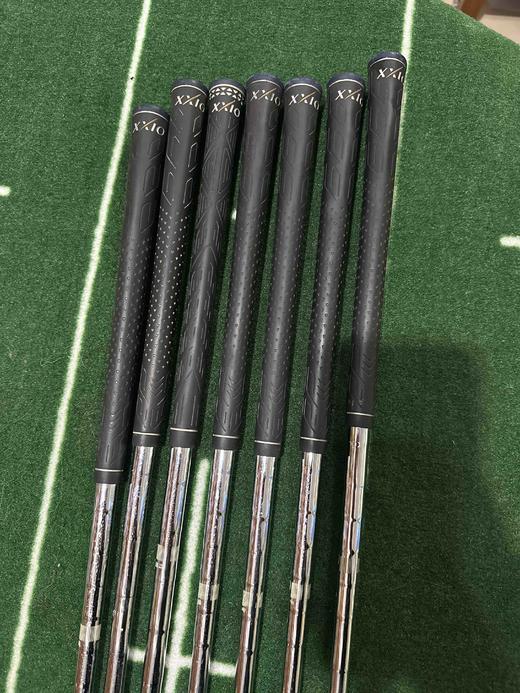 8成新高尔夫球杆正品Xxio+Mp900铁杆组，共7支（56789PA），原装NS+Pro890GH+DST+R硬度钢杆身，原装xxio握把。 商品图0