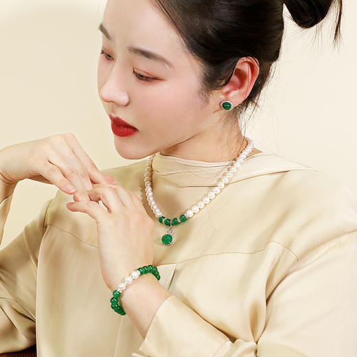 【6月专享】【送转运手链】紫禁文创旗下 珠御在殿·精典珍珠套装 3A天然淡水珍珠 S925银锁扣 祖母绿玉髓，7A级玛瑙 经典不过时 商品图4