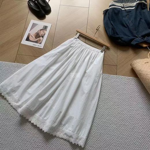 【蕾丝边半身裙】“浪漫与优雅的音域符号”轻松拿捏温柔氛围感的小白裙 松紧腰穿着不束缚，内里选用纯色里布亲肤舒适 不透光不闷热下摆月牙花边点缀，丰富层次 商品图4