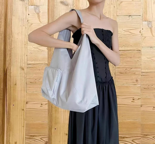 老米优品🎈muji代工厂《防水 三角托特单肩包》男女同款，单肩挎包，大容量！防水帆布包手提包~ 商品图7