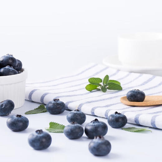 (分两个包裹发货) 辽宁丹东特大果18mm+蓝莓6盒装（125g/盒）箱*2+丹东九九草莓精品大果3斤装【ZHDWSGK5.0】 商品图2