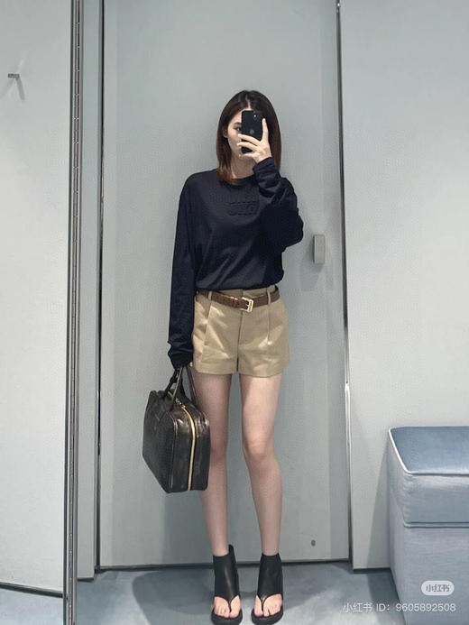 227-5 渠道货 Miu基础圆领 264款 字母贴布绣 精梳棉 宽松圆领长袖T恤 商品图1