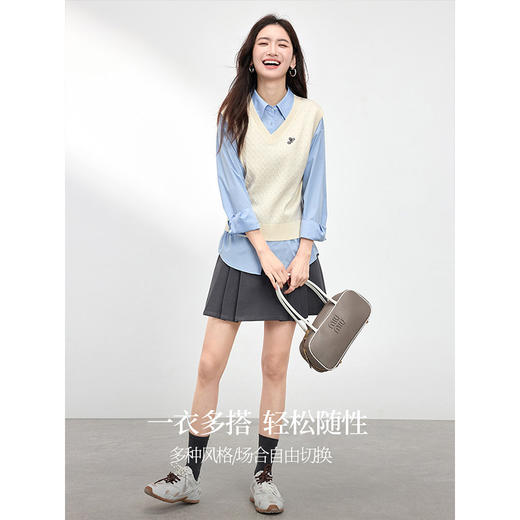 【年货节】熙世界气质V领绞花针织马甲女2025春秋新款坎肩上衣背心马夹外搭 商品图1