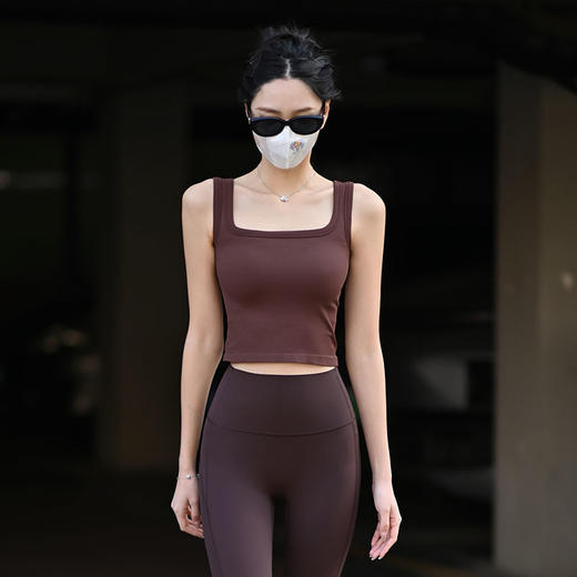 Beemen固定杯运动背心  螺纹一体织低强度 宽领口展露锁骨线条 遮副乳 自带内衣 运动单穿  日常搭配都可 商品图2