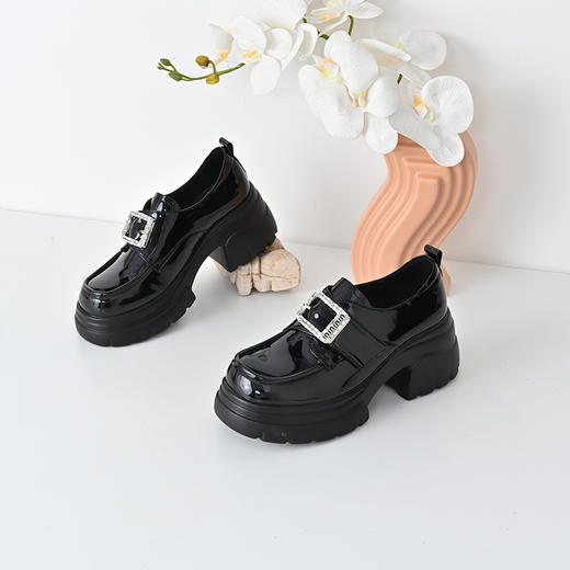 经典鲨2025新款气质黑色百搭圆头中粗跟一脚蹬乐福鞋单鞋女KW323-517021 商品图4