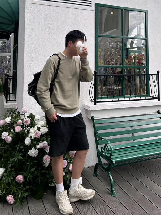 原单蔻驰奥莱卫衣，必备单品COACH/ 好好看啊！必备单品！这是经典的经典！百搭款推荐。
尺码  M  L  XL 商品图9