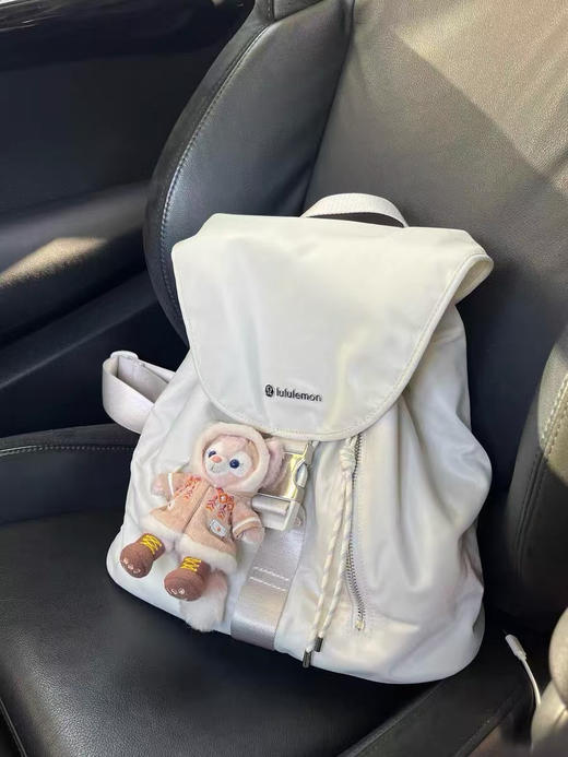 外贸原单露露抽绳水桶包  这次容量是10L 日常使用完全足够，运动瑜伽啊，日常出去玩啊，上班啊，带娃，这个包都好用。因为不是硬挺的。自重也不重，背起来方便舒服
两个色 商品图6