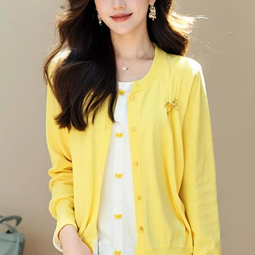 奢姿2025春装胖妹妹大码女装假两件圆领针织衫单排扣撞色拼接毛衣9651690339 商品图4