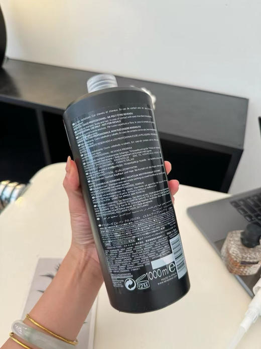 正品卡诗黑钻鱼子酱洗发水1000ml沙龙装，除了贵点没其他毛病~贵妇专用✅王者卡诗没有平替 巴黎卡诗黑钻钥源洗发水！王妃们都在用的美发秘籍✔️它清洁头皮➕强韧发根真的巨牛👍🏻
产地 西班牙 商品图4