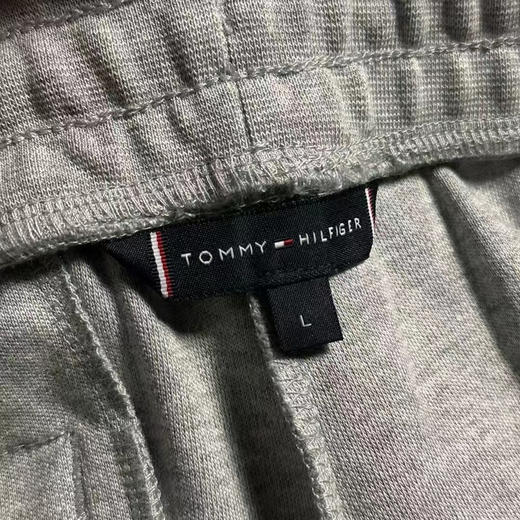 正品 Tommy 新款 纯棉织布标抽绳束脚卫裤
代购899，采用 100%精梳纯棉，亲肤透气 ，立体剪裁宽松版型
定制织布标 
藏青，灰色
尺码S～XL
特价💰180包邮 商品图8