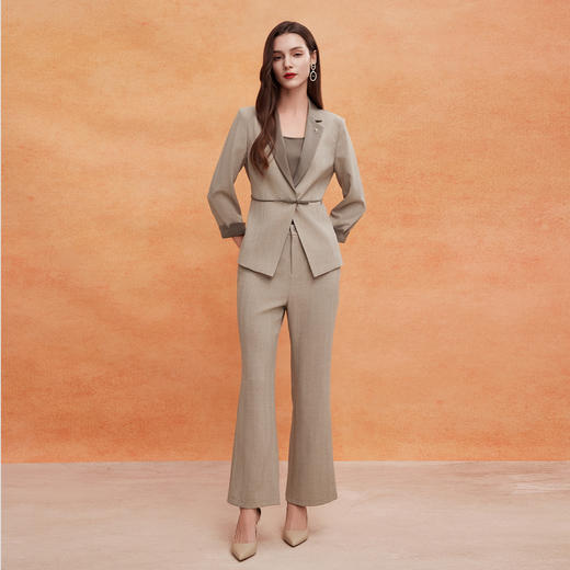 QE100斯尔丽25春新款白领OL手工盘扣西装搭配直腿西裤含吊带套装三件套 商品图5