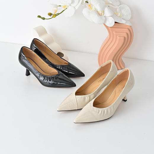 经典鲨2025年春季新品纯色优雅尖头浅口中细跟通勤高跟鞋女KW333-517021 商品图2