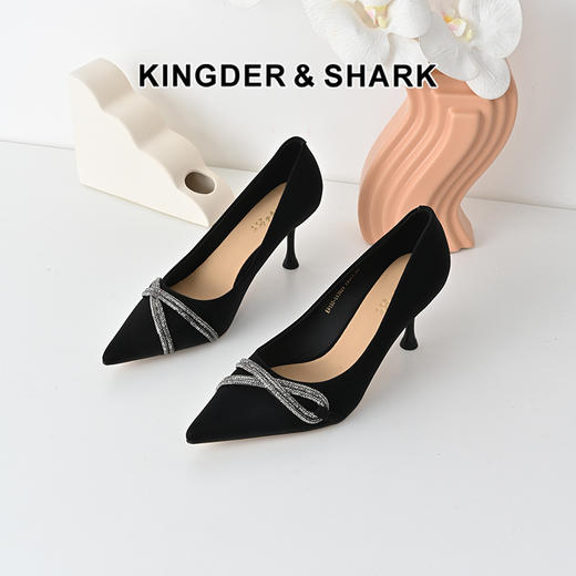 经典鲨2025年春季新品黑色优雅尖头7cm时尚水钻细高跟鞋子女KW198-517021 商品图0