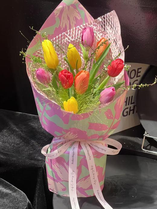 彩虹郁金香·女神节鲜花花束 商品图0