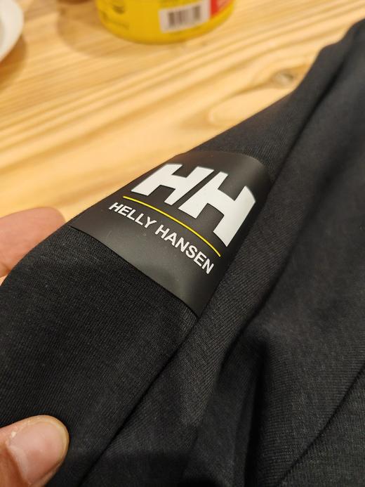 现货 HELLYHANSEN/HH 海丽汉森 春季保暖舒适日常简约半拉链T恤 商品图4