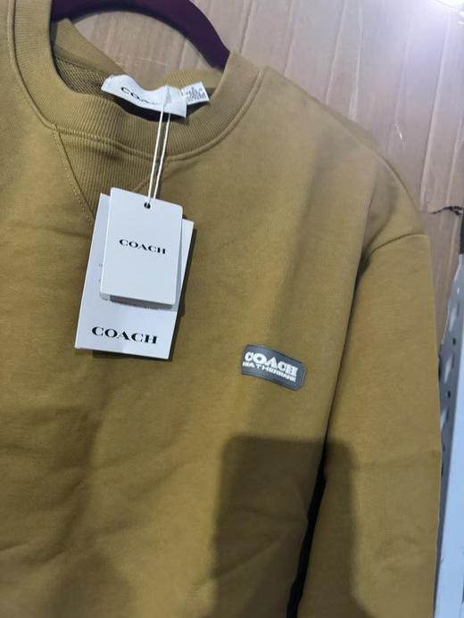 原单蔻驰奥莱卫衣，必备单品COACH/ 好好看啊！必备单品！这是经典的经典！百搭款推荐。
尺码  M  L  XL 商品图5