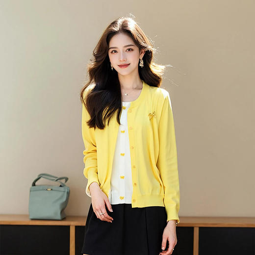 奢姿2025春装胖妹妹大码女装假两件圆领针织衫单排扣撞色拼接毛衣9651690339 商品图2