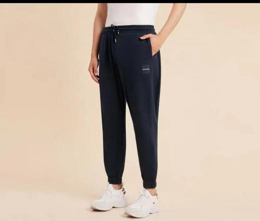 正品 Tommy 新款 纯棉织布标抽绳束脚卫裤
代购899，采用 100%精梳纯棉，亲肤透气 ，立体剪裁宽松版型
定制织布标 
藏青，灰色
尺码S～XL
特价💰180包邮 商品图10