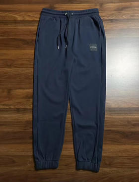 正品 Tommy 新款 纯棉织布标抽绳束脚卫裤
代购899，采用 100%精梳纯棉，亲肤透气 ，立体剪裁宽松版型
定制织布标 
藏青，灰色
尺码S～XL
特价💰180包邮