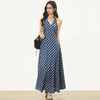 西遇挂脖无袖连衣裙女新款蓝色格子学院风V领收腰长裙SS150099 商品缩略图2