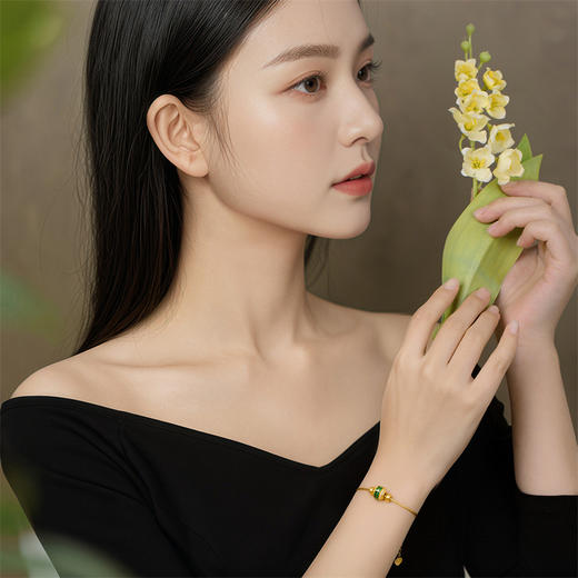 黄色18K金路路通吊坠 时尚显白绿色转运珠女士礼物MEMORA诗普琳KPE06501（线上专供） 商品图1