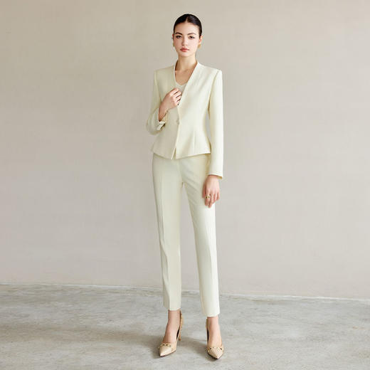 IWY/米白色工作服女职业气质套装新款时尚一粒扣西服正装两件套CP2227 商品图1
