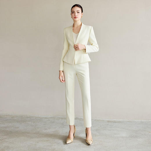 IWY/米白色工作服女职业气质套装新款时尚一粒扣西服正装两件套CP2227 商品图2