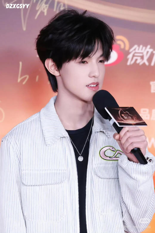 CD x Kaws 25SS 蛇年刺绣灯芯绒夹克外套 商品图2