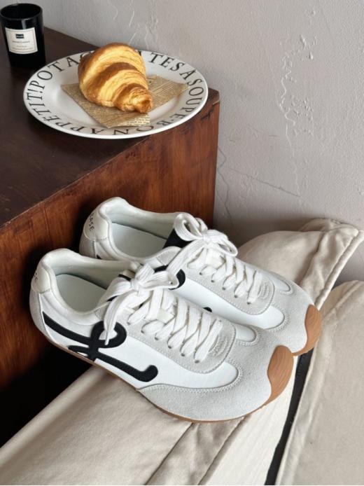 💐【PlatBase 罗意威同款丑萌阿甘鞋】 💗超级棒 不对称鞋头造型☀️，作为 LOEWE的标志性设计超柔软，轻便且灵活的鞋底， 💕新的波浪纹理橡胶外底，延伸至鞋头 商品图4