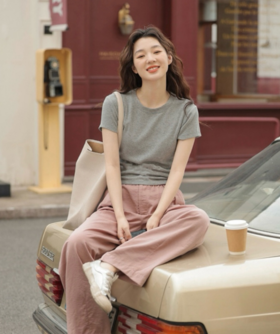 🔥爆火的断货王神裤【仟梓赫 多巴胺小粉阔腿裤】💕还是赵露思、虞书欣同款 ➽多巴胺小粉裤，😍入春第一条裤子认准它‼️ 