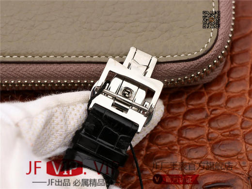 江诗丹顿伍陆之型FIFTYSIX 4000E/000A-B439 这款手表设计表达了康斯坦丁在1950年代展示的特别丰富的创造力 商品图2