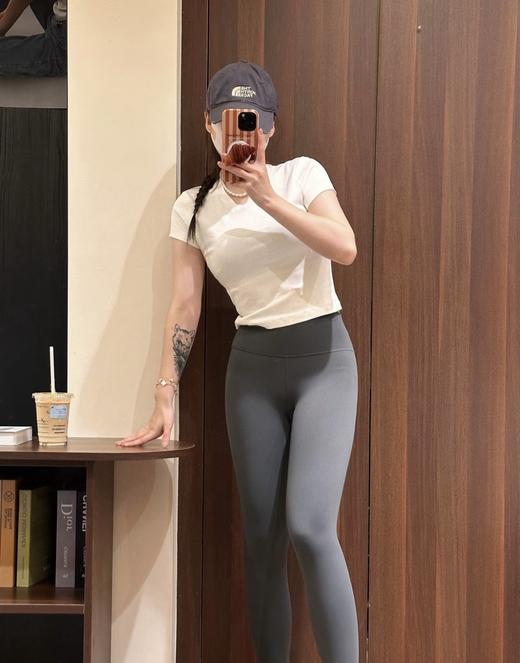 点此购买 lulu露露AlignTM系列女士瑜伽裤裸感裤 yw 310377 商品图10