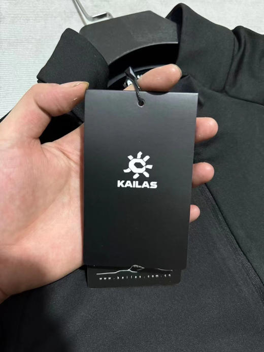正品KAILAS凯乐石 立领抓绒半拉链长袖，黑科技面料 保暖透气 羊毛质感 不刺不闷，腋下一片设计 活动更自通 不受任何束缚
尺码：S～XL 商品图5