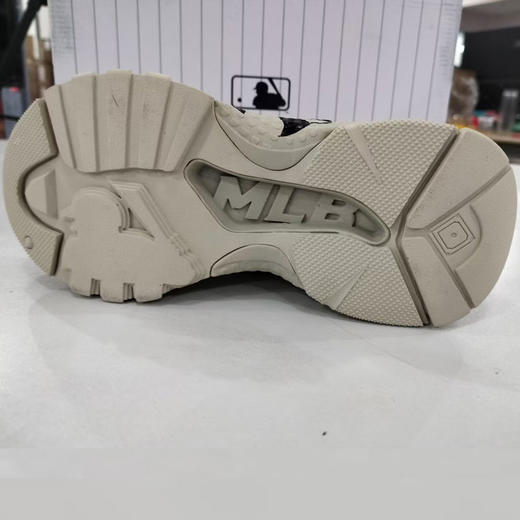 【MLB】（非原盒）字母低帮老爹鞋 男女同款3ASHC601N-50IVS 商品图9