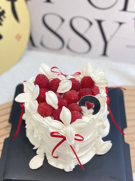 四寸心形情人节刮刀花奶油蛋糕 提前一天预定 下单前请仔细阅读商品详情