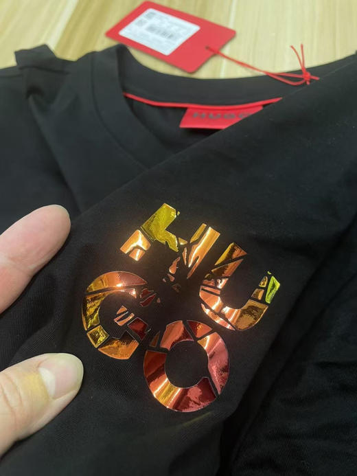 原单正品BOSS纯色Logo印花圆25新款男士印花时尚休闲圆领短袖T恤 S-XXL
黑色白色 商品图4