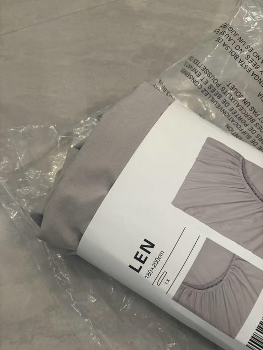 亚马逊订单外贸原单品牌床笠
面料：锦纶复合纤维53.7聚酯纤维46.3

尺寸：180*200*30cm。
颜色：灰色
原价99美刀 商品图2