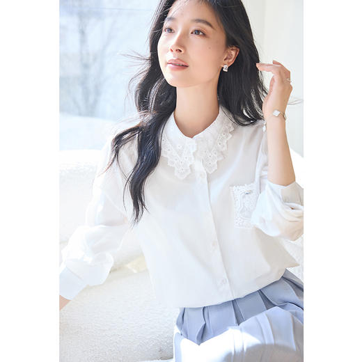 VICTORIA&VERA春季“素樱物语”系列复古法式优雅风白色蕾丝翻领口袋衬衫 商品图3