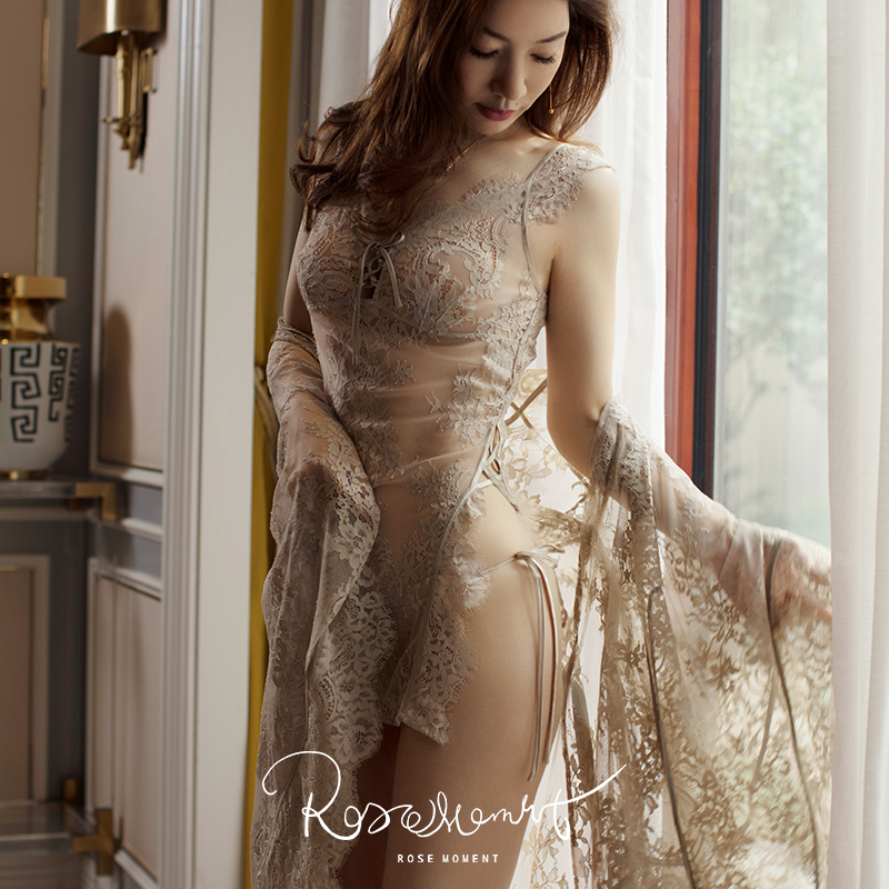 女士蕾丝侧开叉中裙 A92104