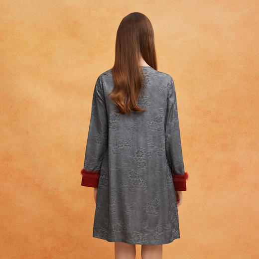 QE823斯尔丽25春季新款独家印花高腰拼接丝绒修身放摆净色长连衣裙 商品图1