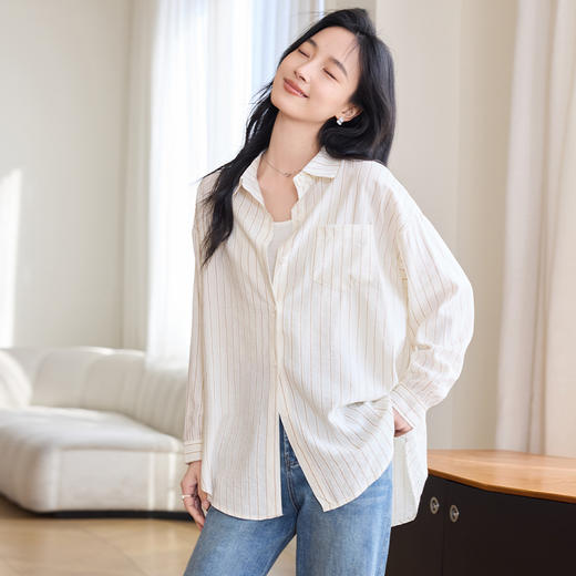 VICTORIA&VERA春季“水生浮想”系列咖色细闪竖条纹宽松松弛感慵懒衬衫 商品图6