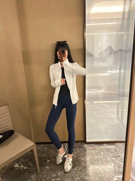 点此购买 lulu露露AlignTM系列女士瑜伽裤裸感裤 yw 310377 商品图5