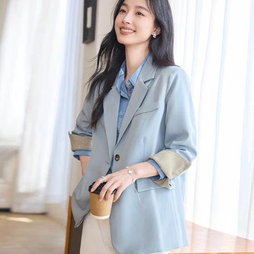 VICTORIA&VERA春季“轻盈呼吸感”气质宽松休闲2粒扣撞色袖口设计感西装外套 商品图2