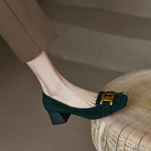 【预售5天】气质绿~法式复古粗跟单鞋女赫本流苏金属扣饰高跟鞋YS&9075 商品图0