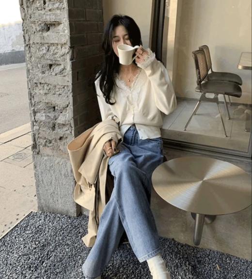 老米优品🎈轻法式优雅风《蕾丝V领针织打底衫》睫毛蕾丝好温柔~ V领小性感设计！春日里的一抹温柔~ 商品图0